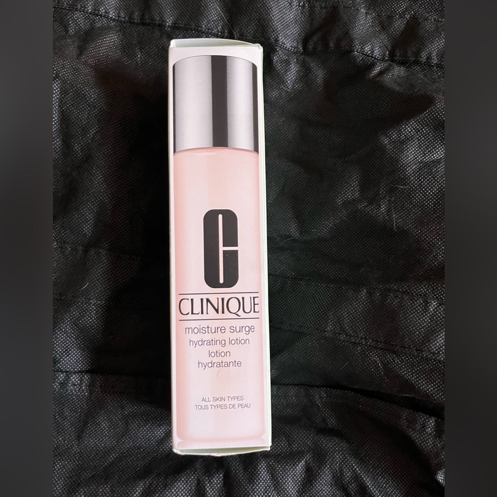 New In Box Clinique Moisture Surge Hydrating Lotion